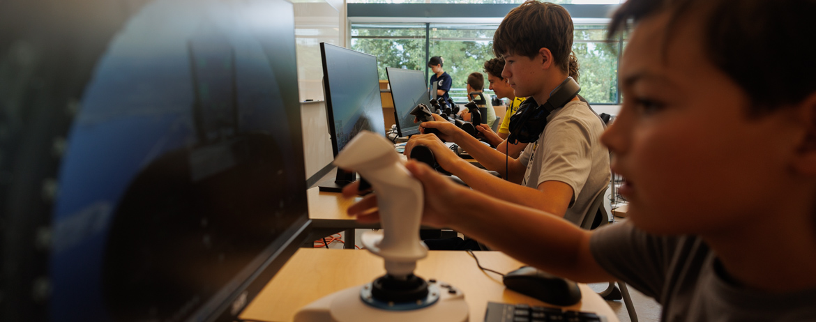 Sims and VR Courses for Grades 7-9